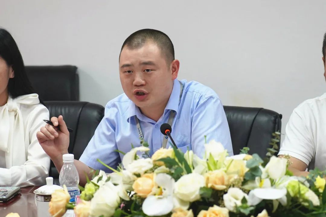 四川省企業(yè)經(jīng)濟促進會李光明書記蒞臨藍海智裝調(diào)研